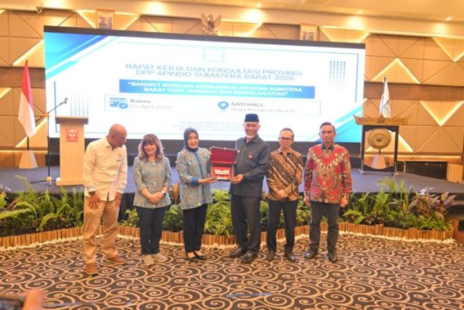 
					Gubernur Mahyeldi Rangkul Apindo Bantu UMKM Sumbar Naik Kelas