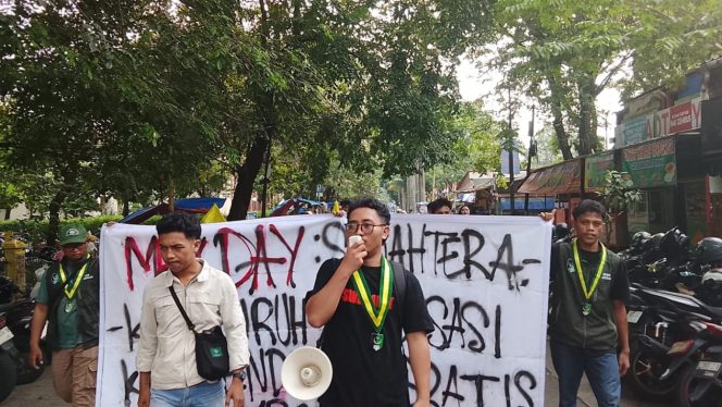 
					Poros Baru Tangerang Gelar Aksi May Day 2026